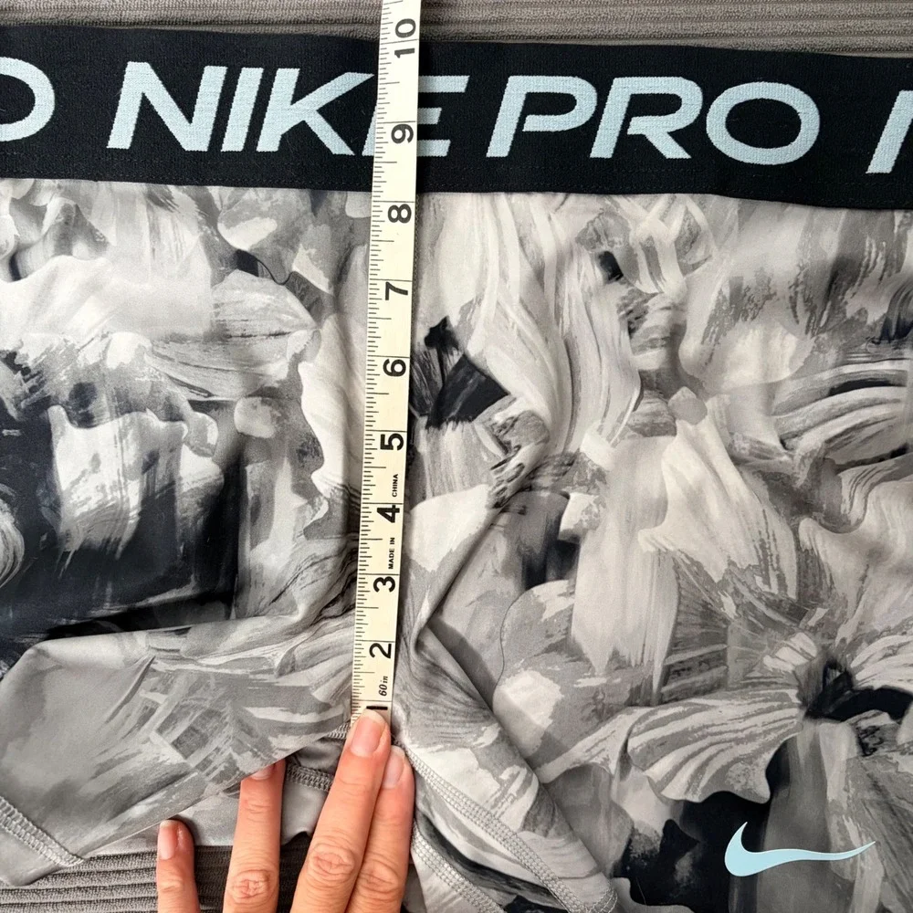 Nike Pro 4